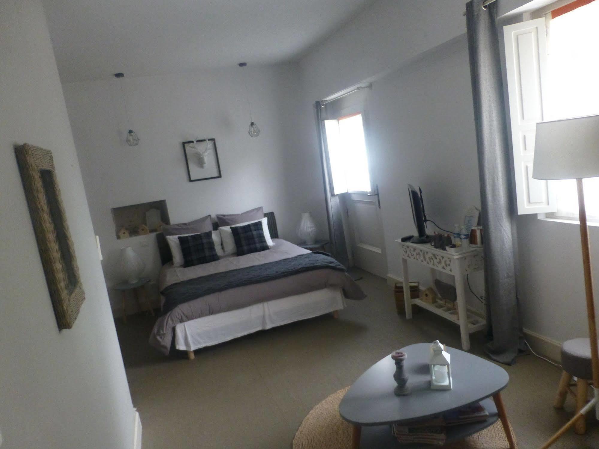 Bed and Breakfast La Demeure Du Goupil Brissac-Quince Экстерьер фото